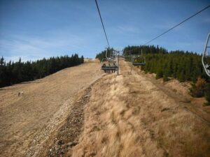 Pád sněhu ve Špindlerově mlýně auto: Bezpečnost v zasněženém horském prostředí 30 Pád sněhu ve Špindlerově mlýně auto: Bezpečnost v zasněženém horském prostředí