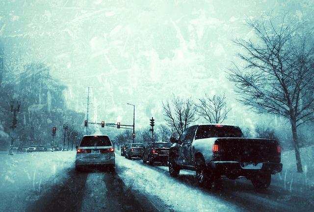 1. Připravte se na sněhové podmínky: Jaké faktory ovlivňují bezpečnost vaší jízdy?