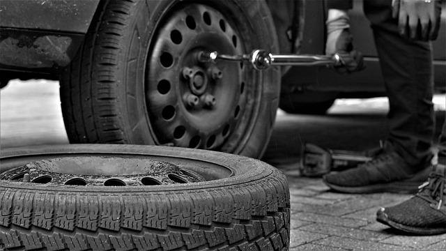 1. Zimní pneumatiky: Klíčový prvek pro bezpečnou jízdu v zimních podmínkách