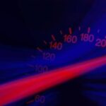 Rychlost jízdy sněhové řetěži: Jak ovlivňuje rychlost jízdy